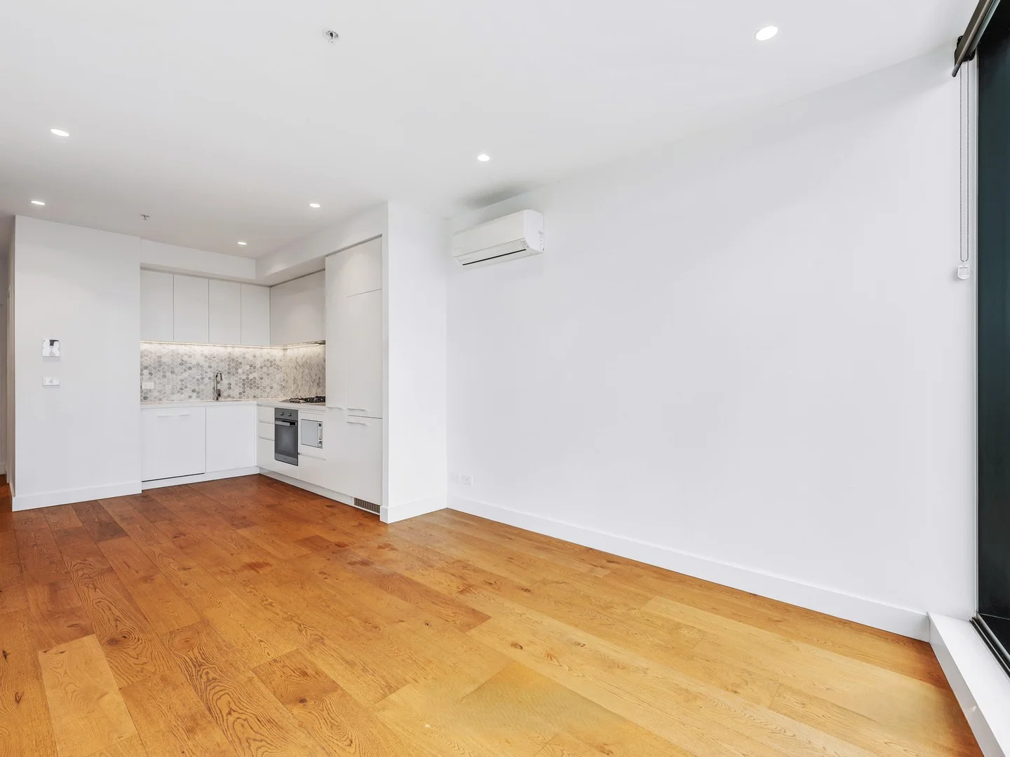 Additional image 2 of 1921/850 Whitehorse Road, Box Hill VIC 3128