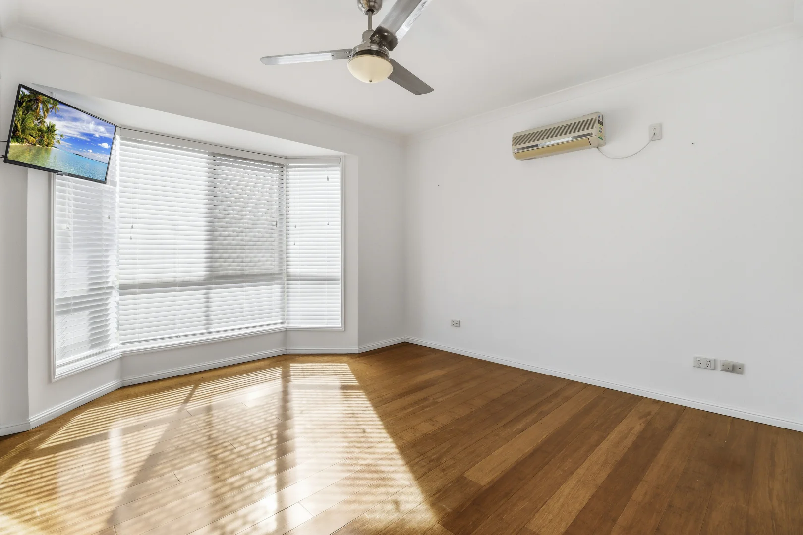 Additional image 3 of 15 Niblick Way, Redland Bay QLD 4165