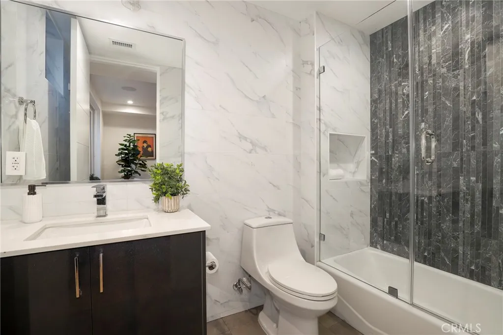 Additional image 45 of 2309 Cove Avenue, Los Angeles, CA 90039