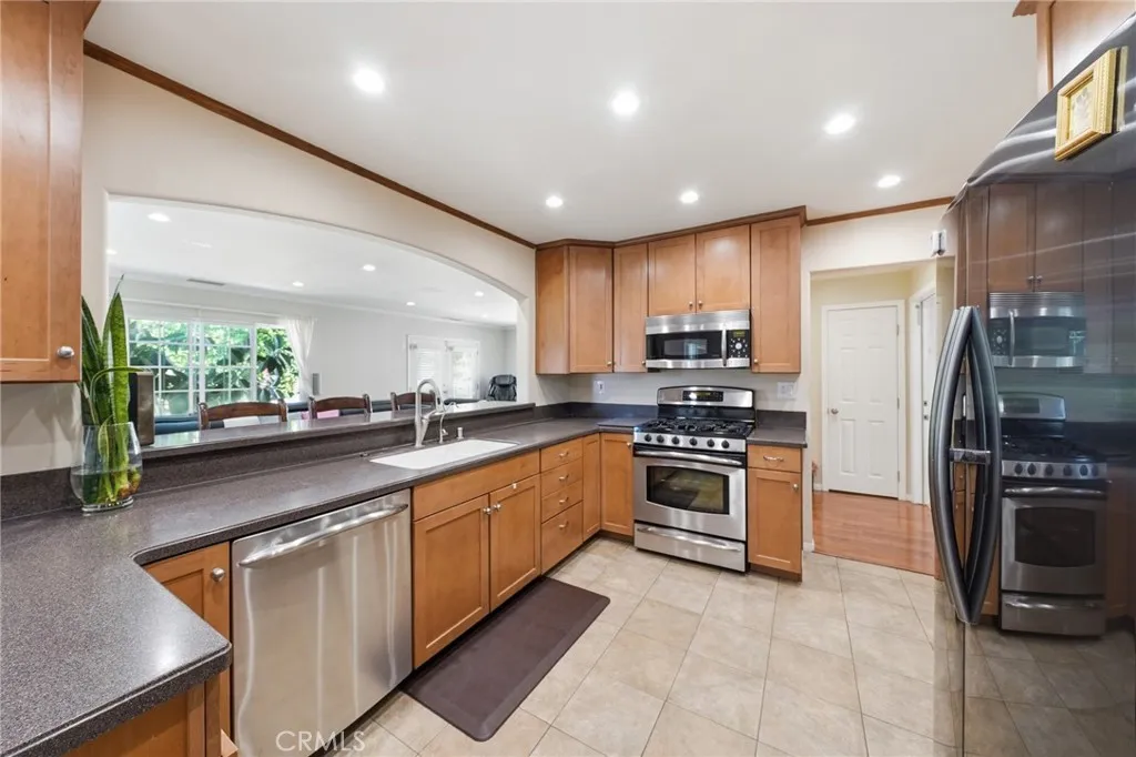 Additional image 101 of 177 N Evelyn Dr, Anaheim, CA 92805