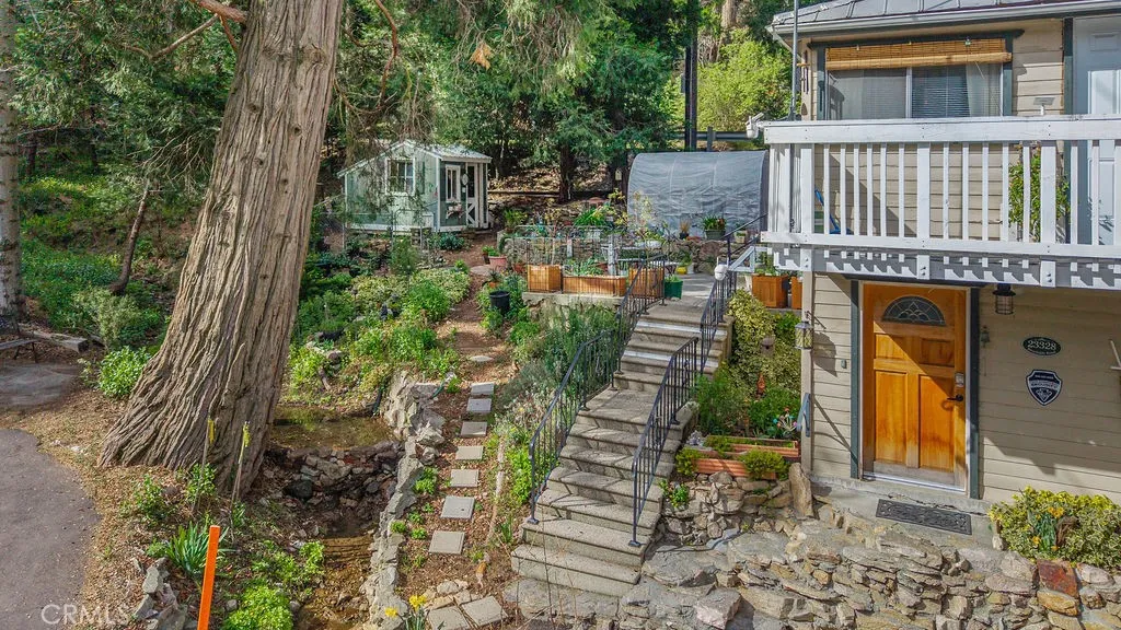 23328 Brookside Rd Road, Crestline, CA 92325