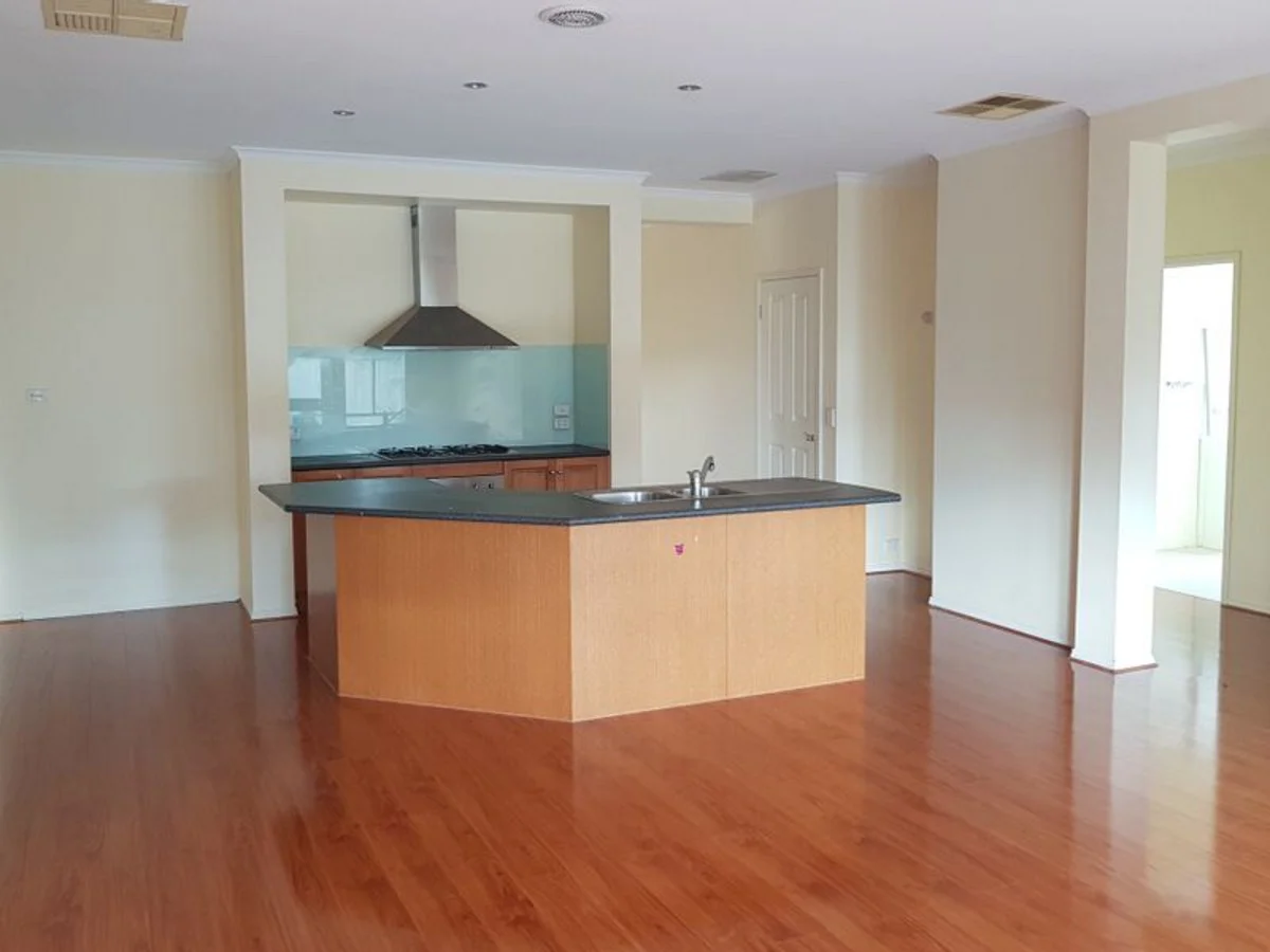 4 Ravello Circuit, Point Cook VIC 3030 photo 2