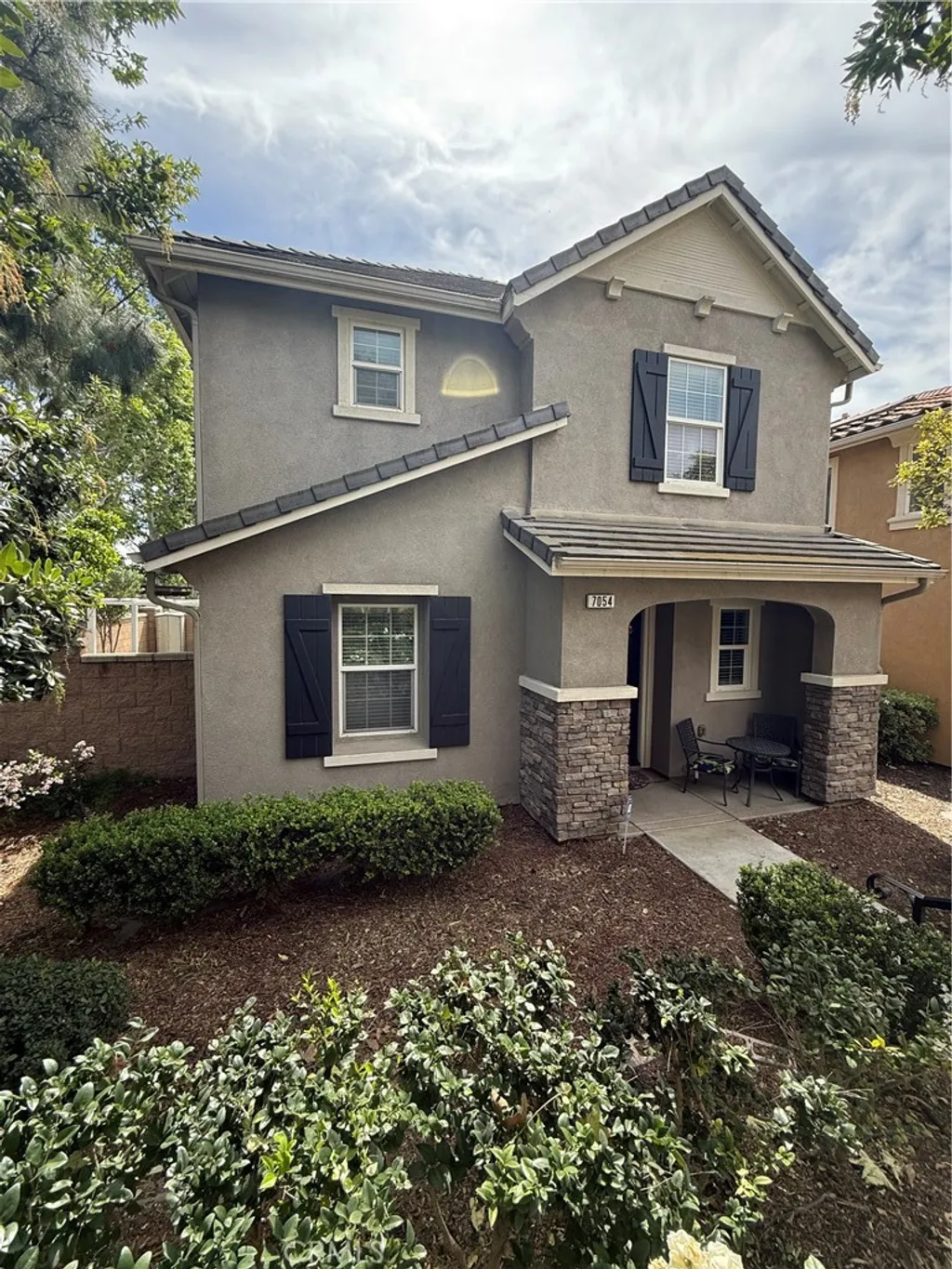 7054 Logsdon Dr, Eastvale, CA 92880