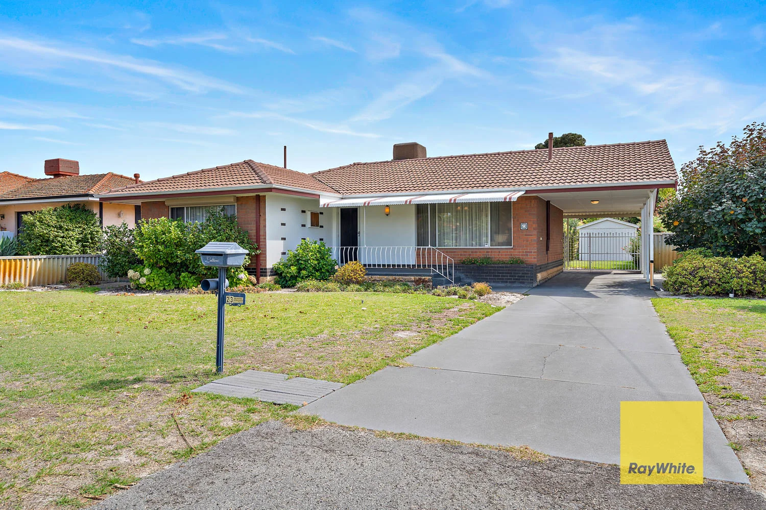 23 Pembury Road, Thornlie WA 6108
