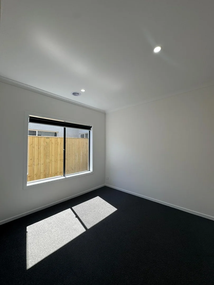 Additional image 3 of 355D Centre Road, Berwick VIC 3806