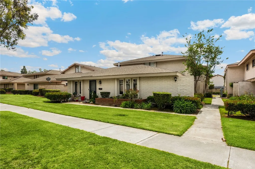 Additional image 2 of 211 Doverfield Dr, Placentia, CA 92870