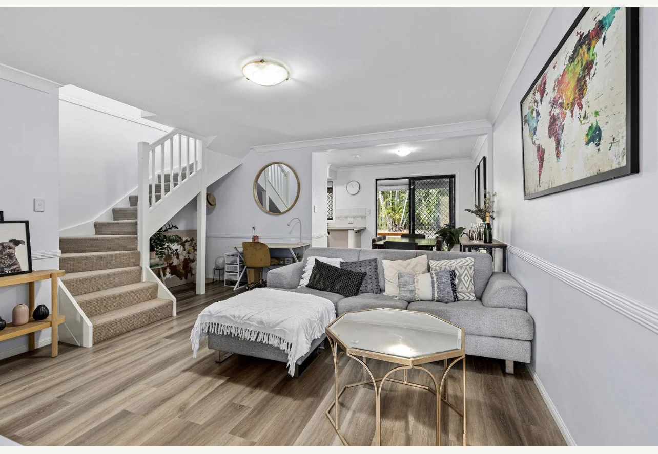 2/33 Hall Street, Chermside QLD 4032 photo 2