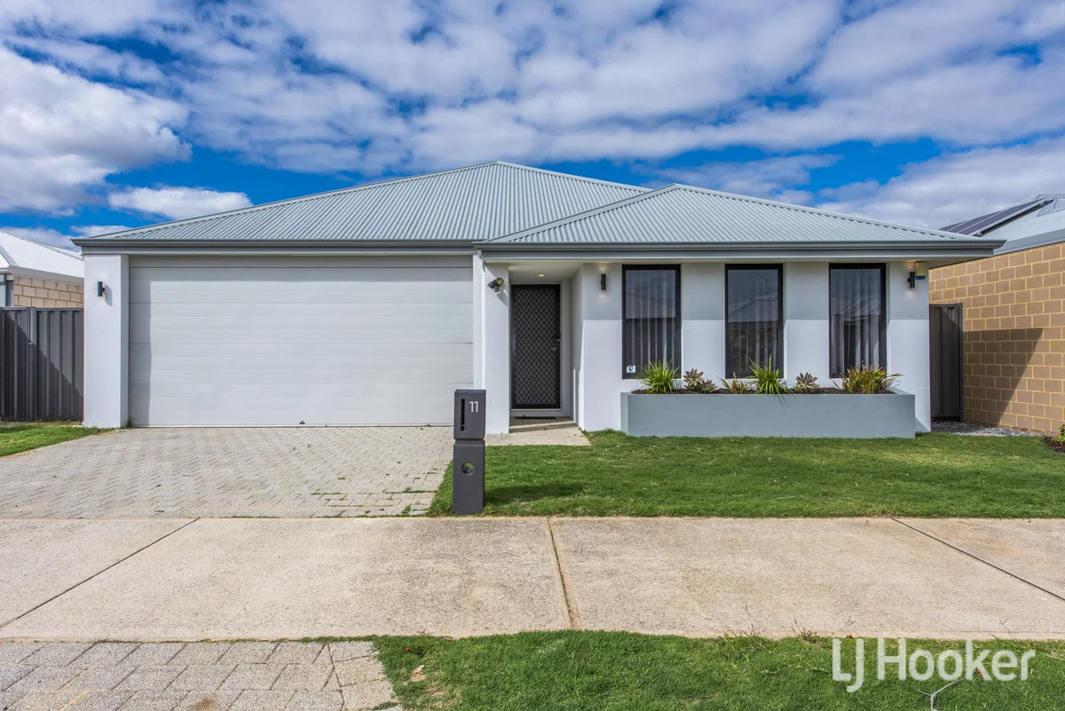 11 Lockhart Street, Coodanup WA 6210