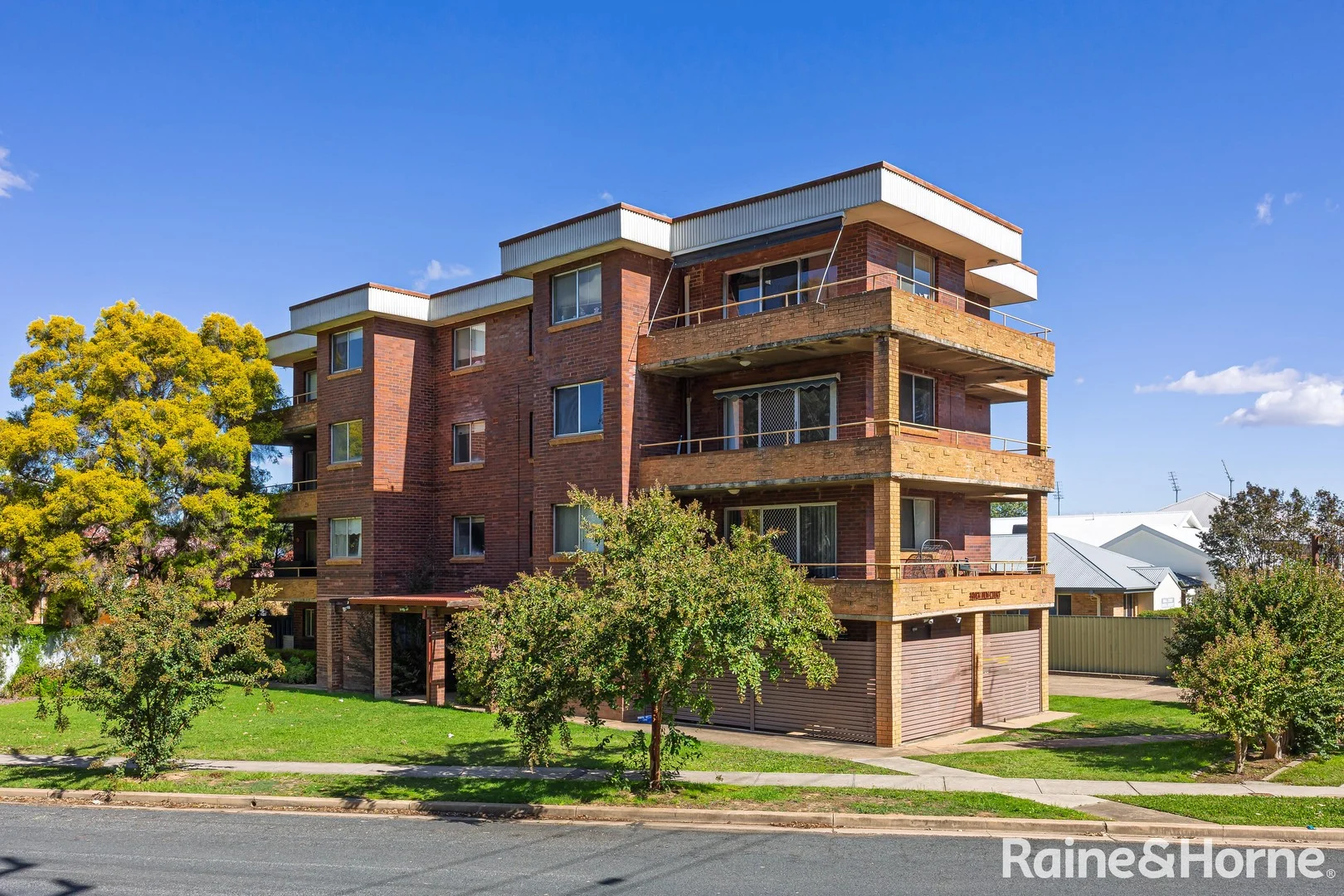 4/14 Small Street, Wagga Wagga NSW 2650