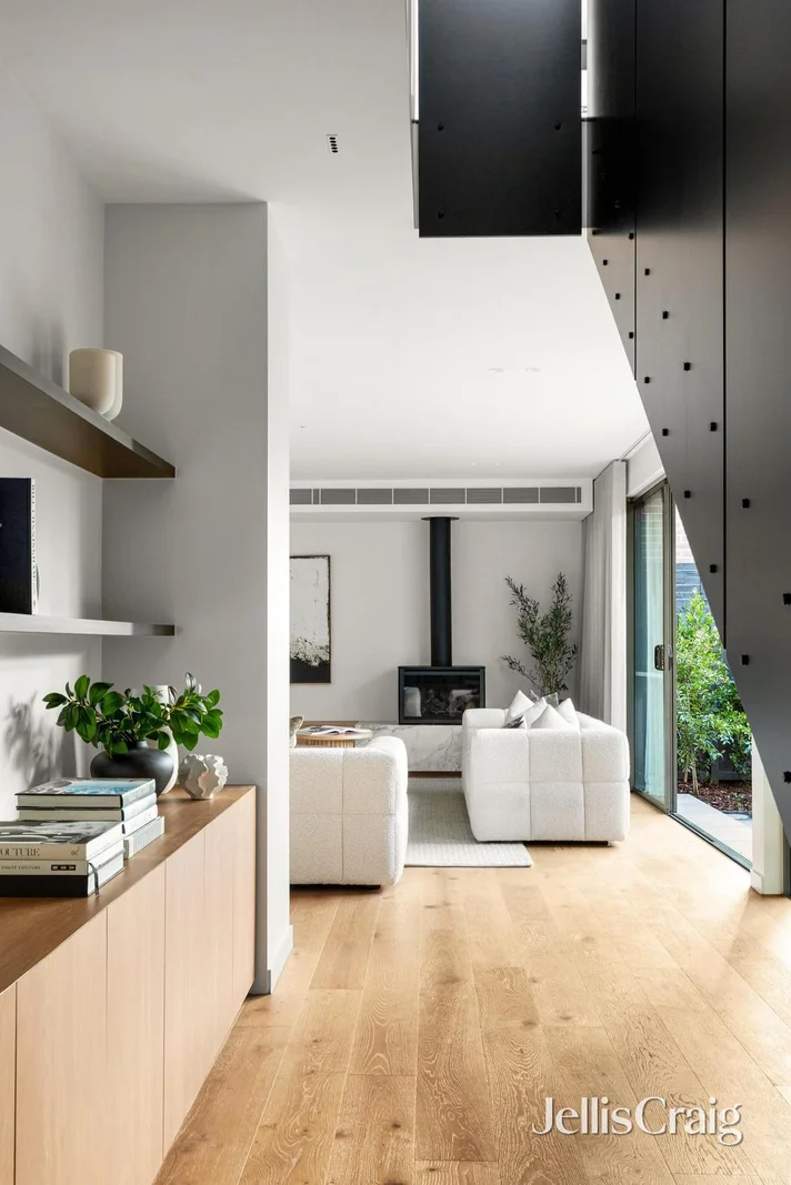 Additional image 7 of 1/162 Glen Iris Road, Glen Iris VIC 3146