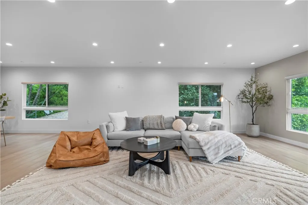 14157 Tiara Street, Sherman Oaks, CA 91401 photo 4