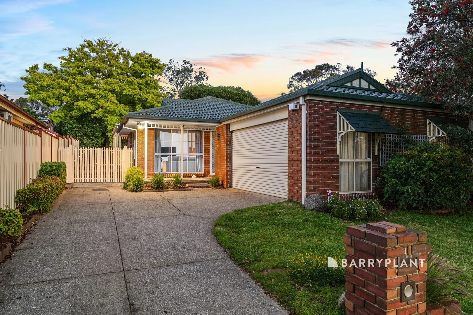 12 Euroa Avenue, Berwick VIC 3806