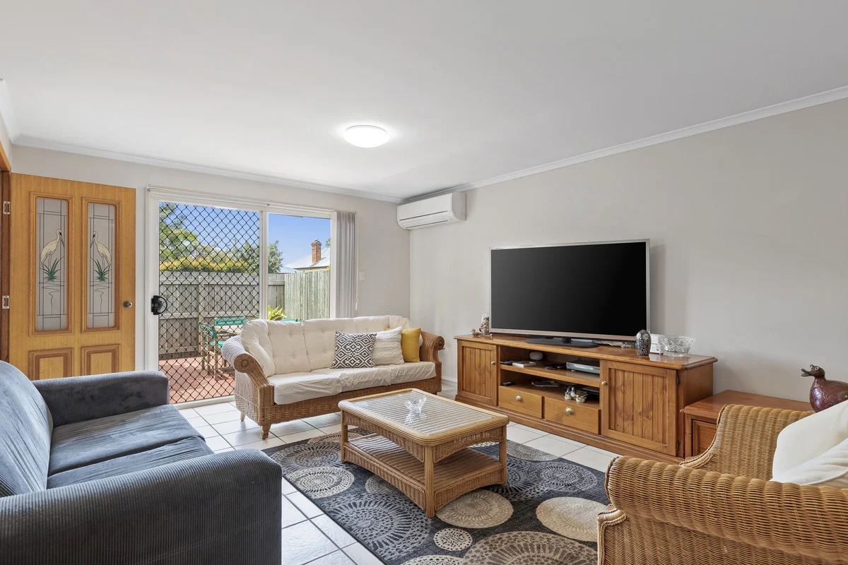Additional image 5 of 2/318b South Street, Harristown QLD 4350