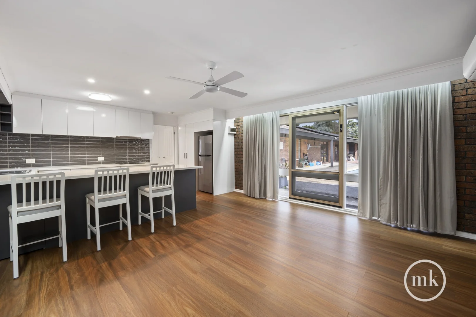 Additional image 3 of 1/4 Fitzsimons Lane, Eltham VIC 3095