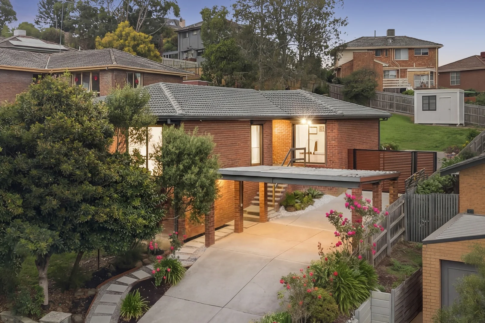 16 Jefferson Grove, Doncaster East VIC 3109