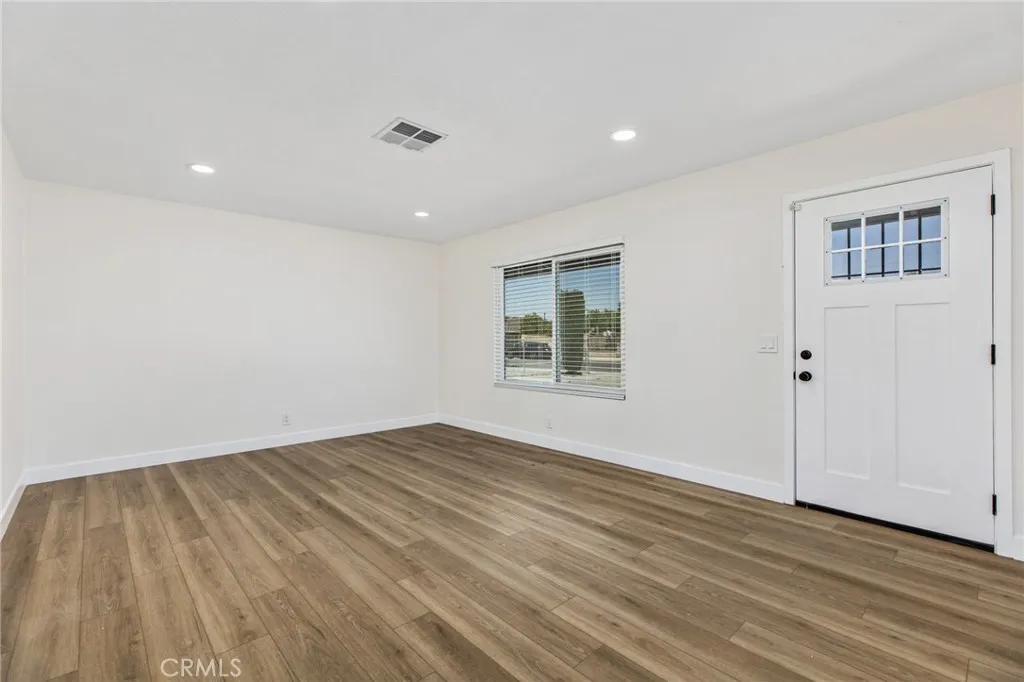 Additional image 9 of 579 W Mayberry Avenue, Hemet, CA 92543
