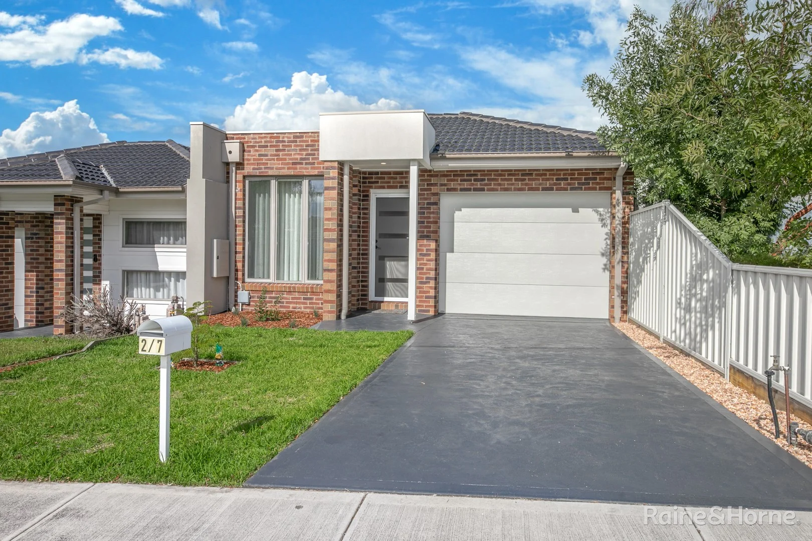 2/7 Oxley Street, Sunbury VIC 3429