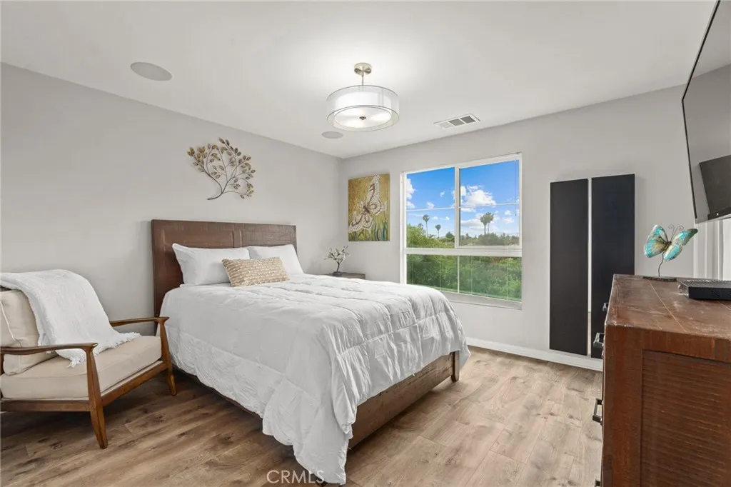 Additional image 42 of 14840 Maple Ter, Los Angeles, CA 91402