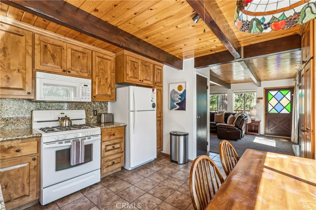 Additional image 11 of 108 W Aeroplane Boulevard, Big Bear City, CA 92314