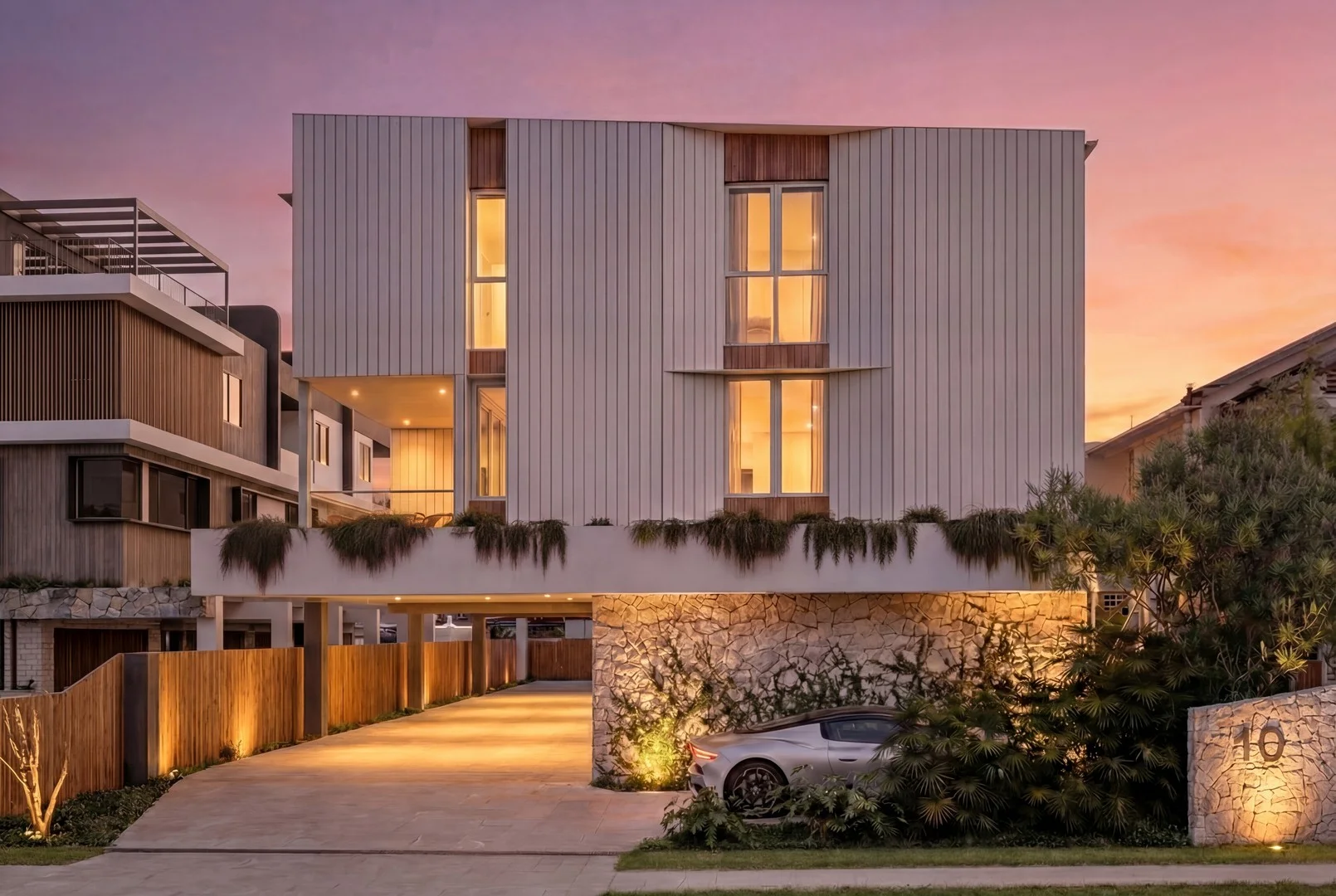 2/10 Abalone Avenue, Paradise Point QLD 4216