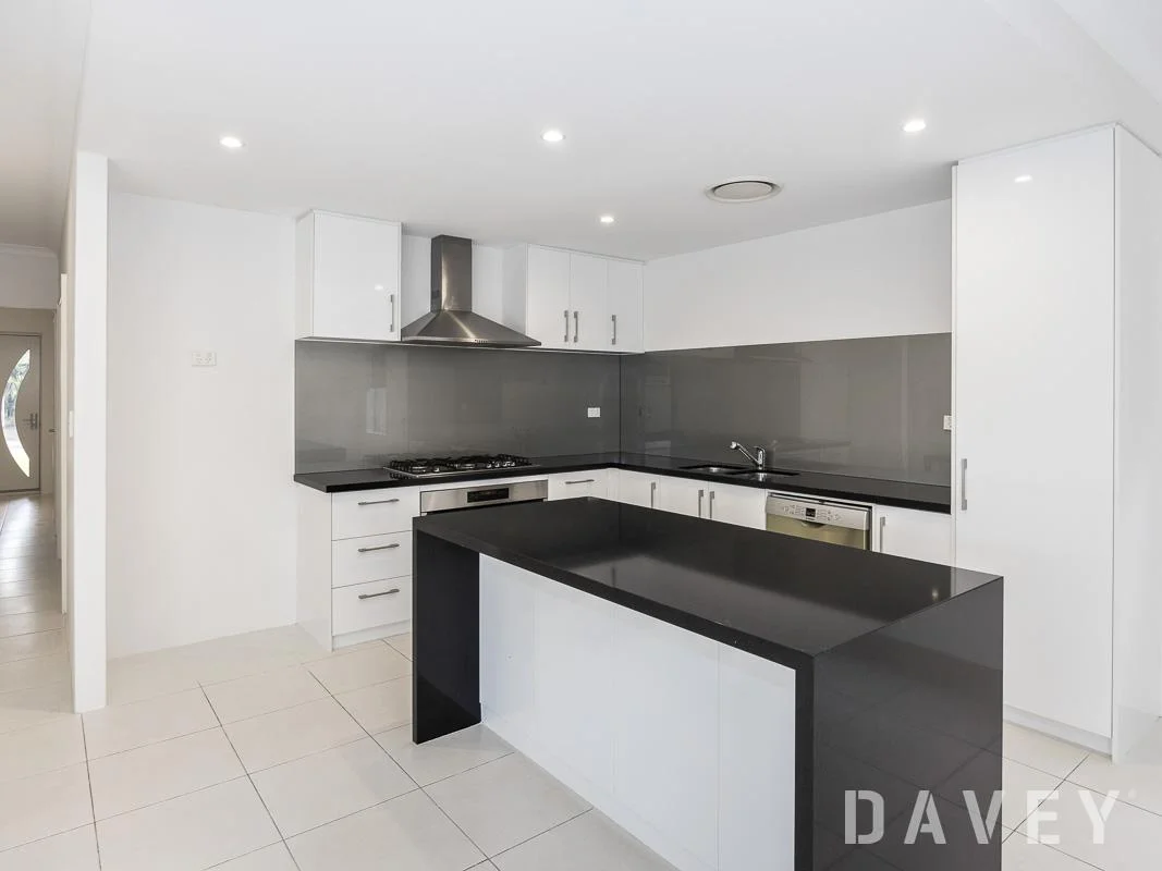 256 Odin Drive, Stirling WA 6021 photo 2