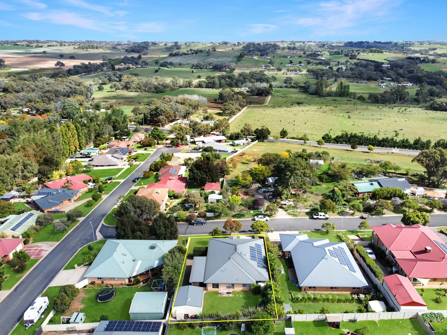 Additional image 3 of 2 Bailes Crescent, Young NSW 2594