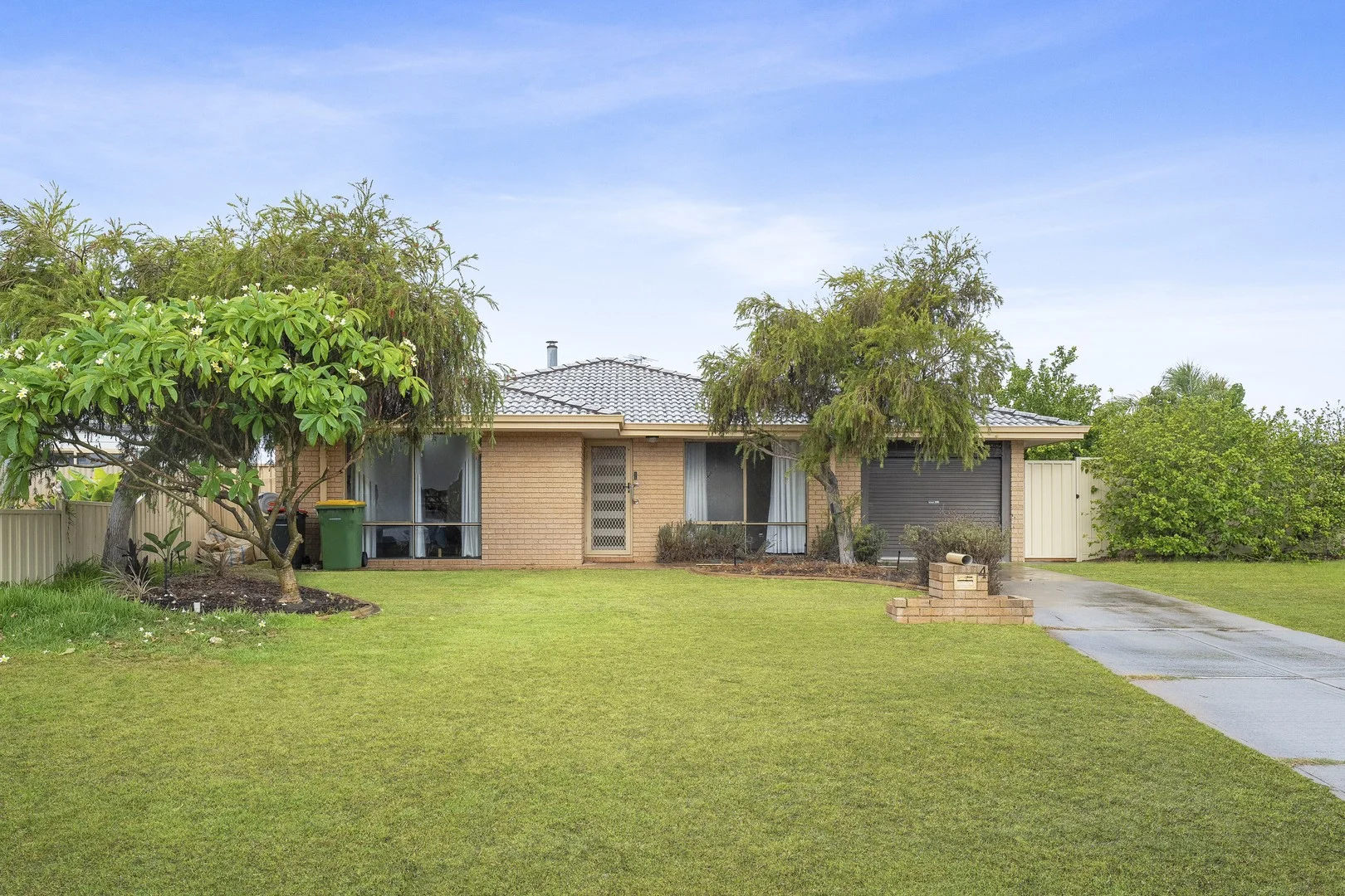 4 Bingarra Close, Port Kennedy WA 6172