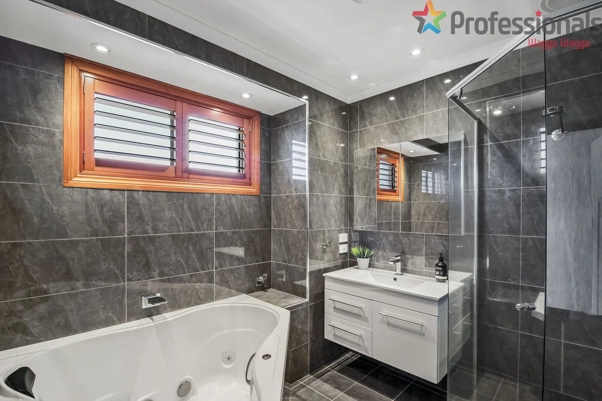 Additional image 15 of 21 Roberts Way, Kooringal NSW 2650