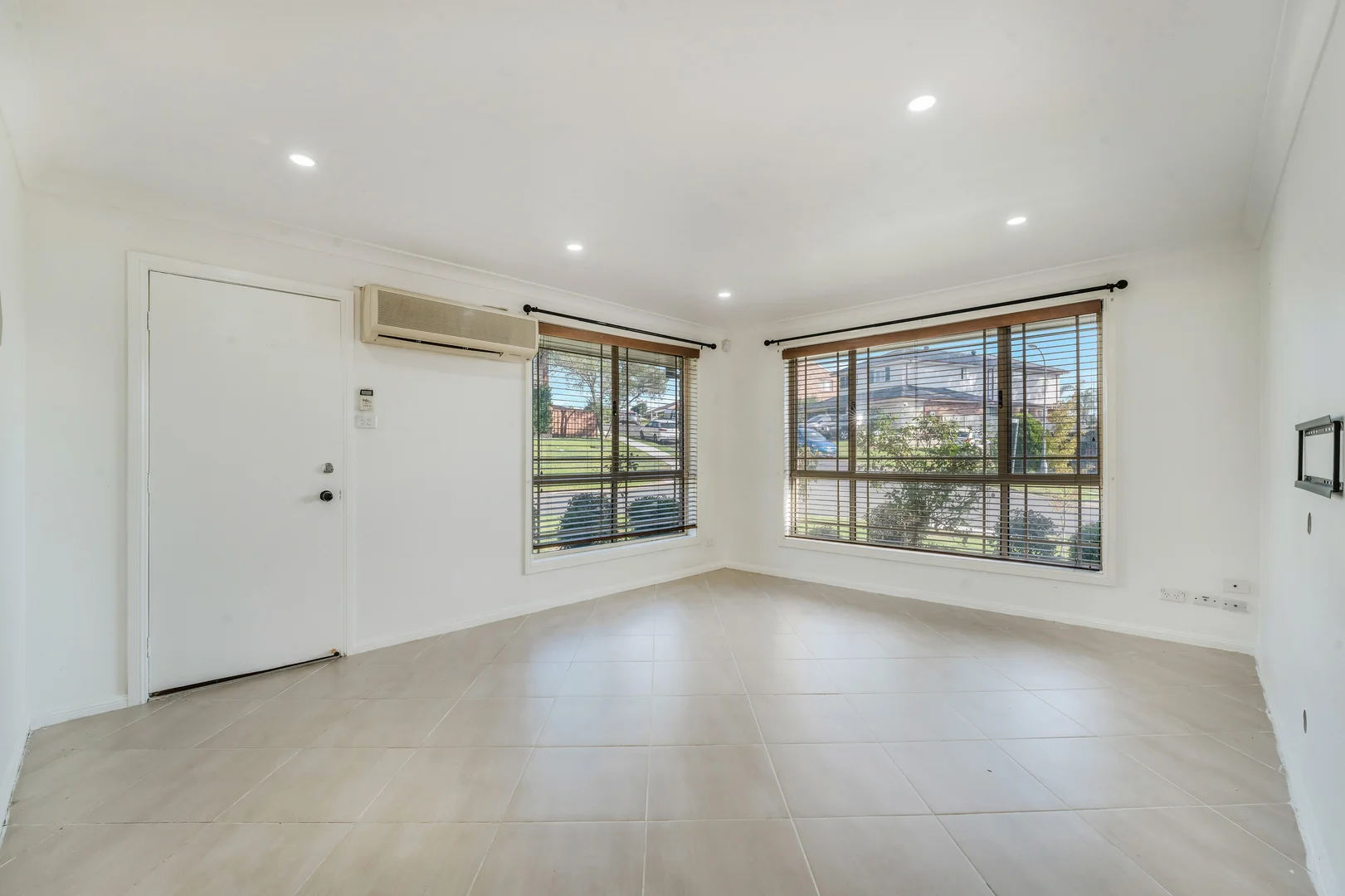 Additional image 5 of 90 Donalbain Circuit, Rosemeadow NSW 2560