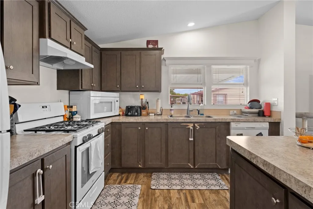 Additional image 45 of 32900 Riverside Dr Unit 53, Lake Elsinore, CA 92530