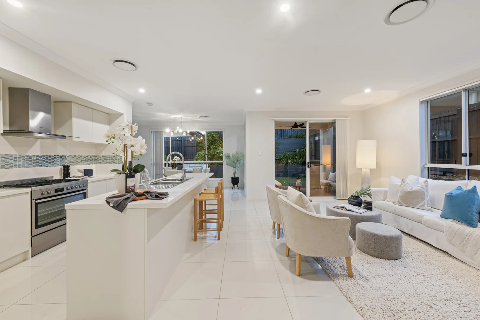 47 Levy Circuit, Bridgeman Downs QLD 4035 photo 5