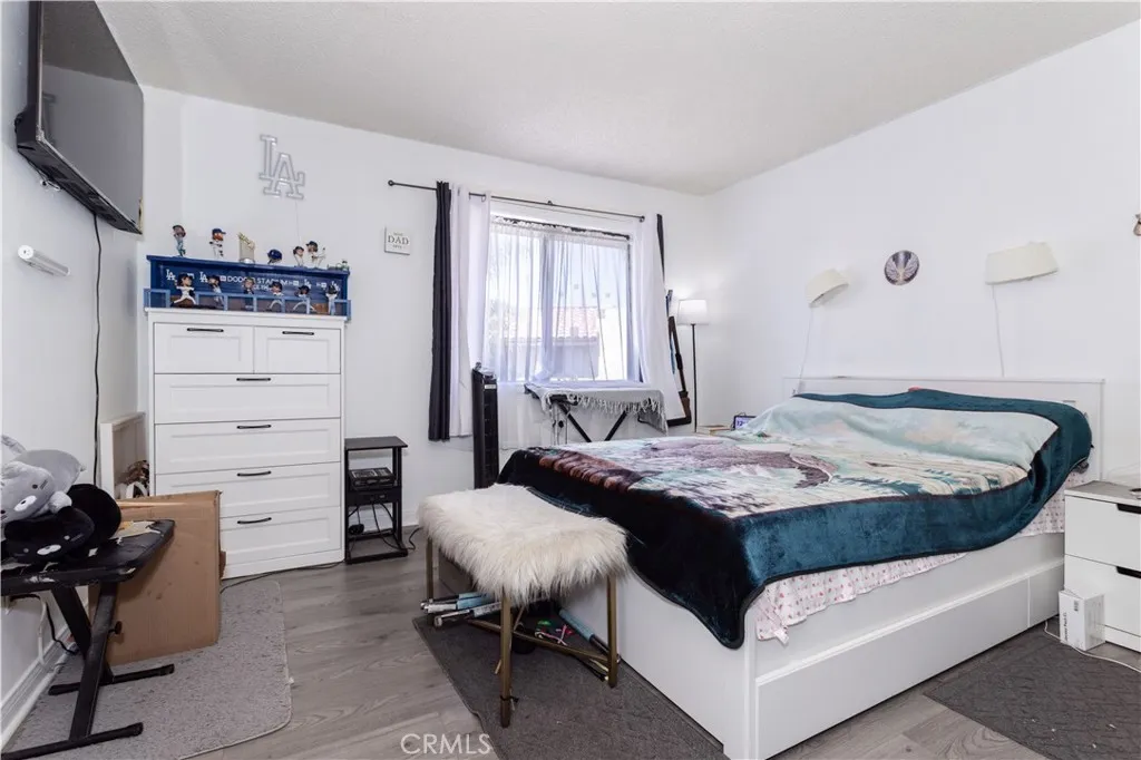 Additional image 10 of 14325 Terra Bella St, Panorama City, CA 91402