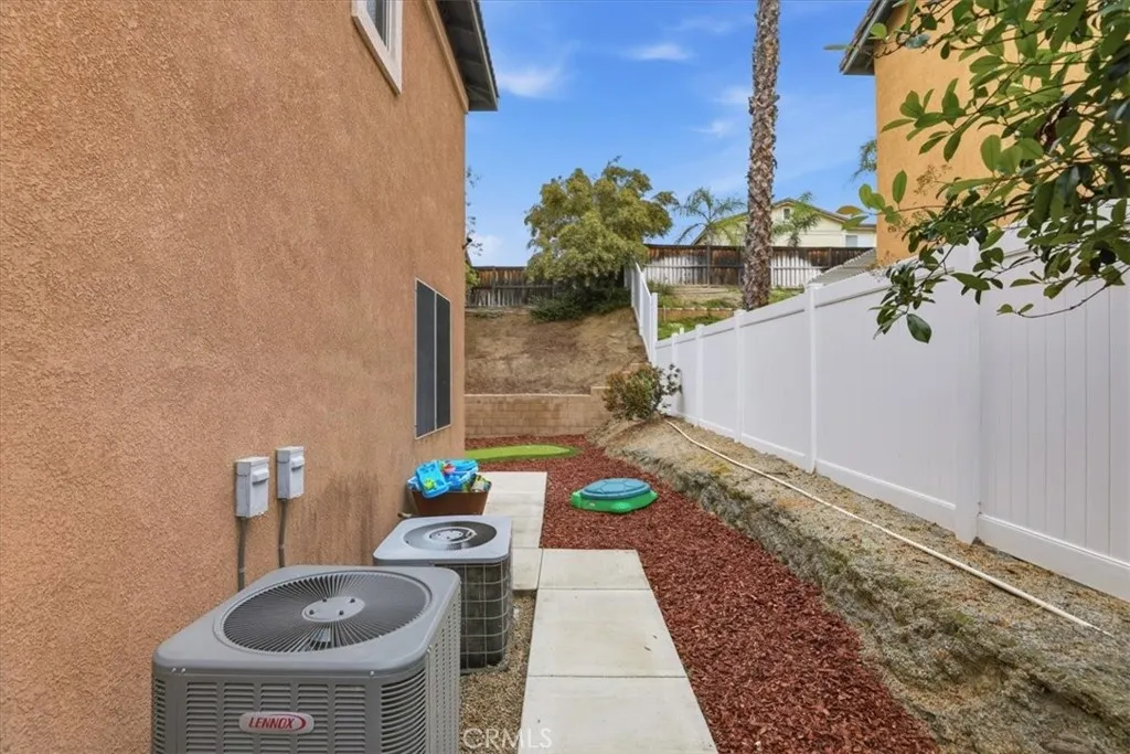 8072 Branding Iron Lane, Riverside, CA 92508