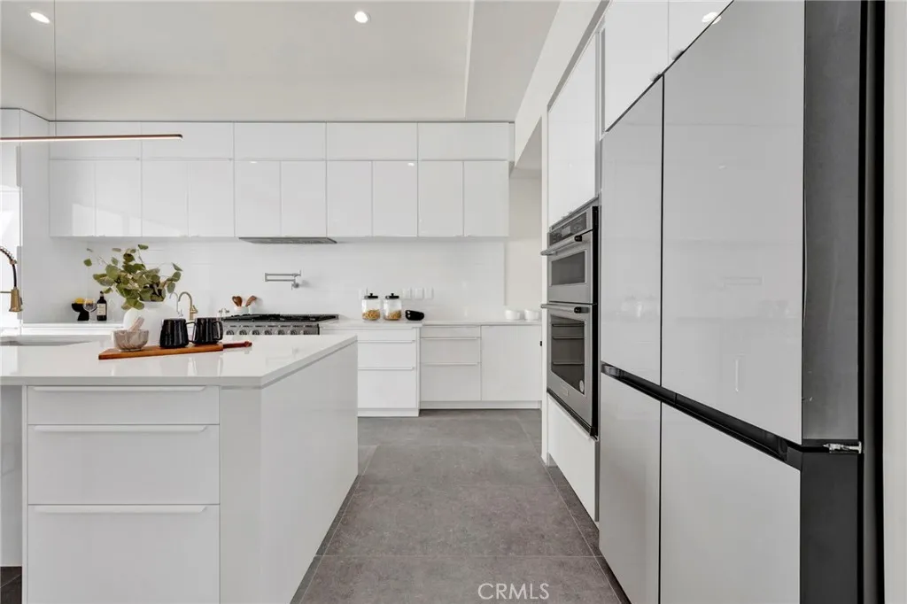 Additional image 96 of 325 W Grandview Avenue, Sierra Madre, CA 91024