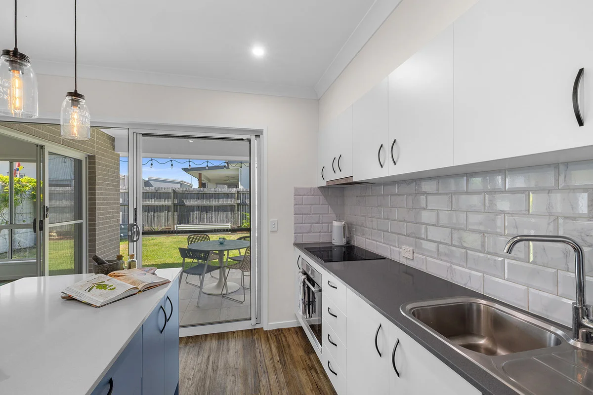 21 Dunlop Crescent, Baringa QLD 4551 photo 5