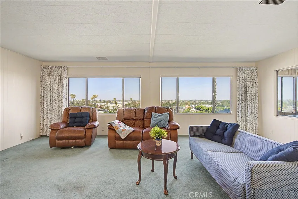 Additional image 5 of 2550 Pacific Coast Hwy Unit 217, Torrance, CA 90505