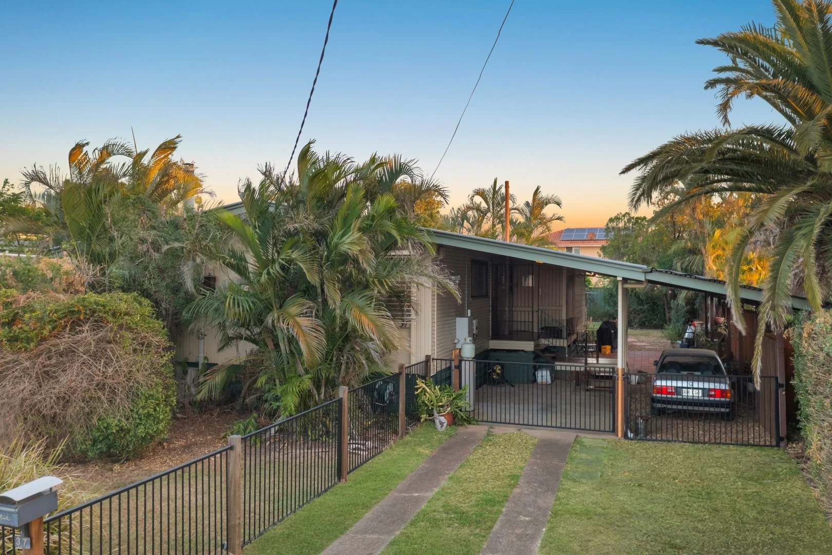 37 Edwards Street, Flinders View QLD 4305