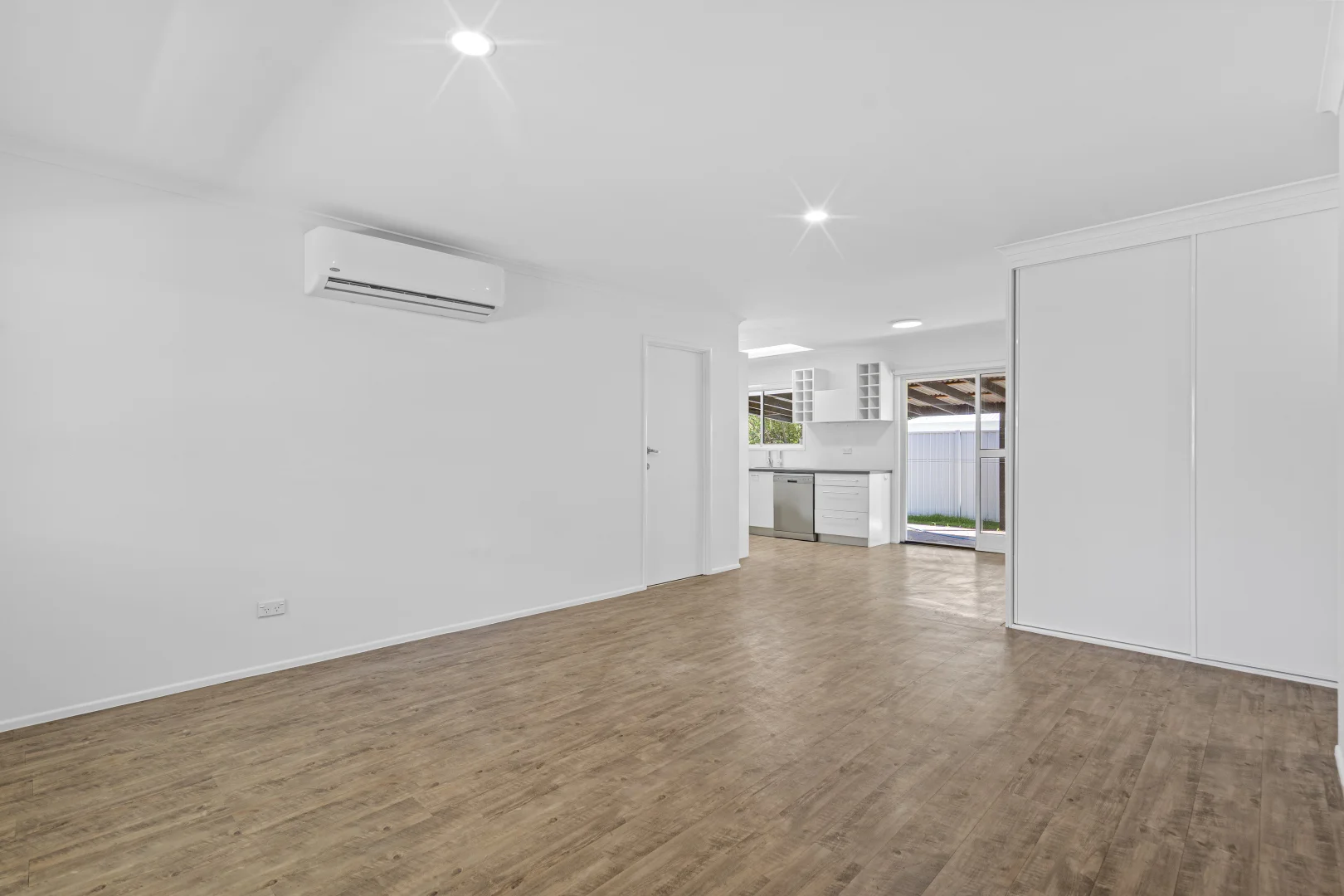 34 Barron Road, Birkdale QLD 4159 photo 3