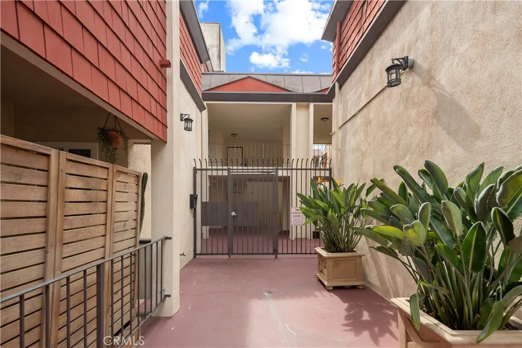 Additional image 74 of 5674 Windsor Way Unit 201, Culver City, CA 90230