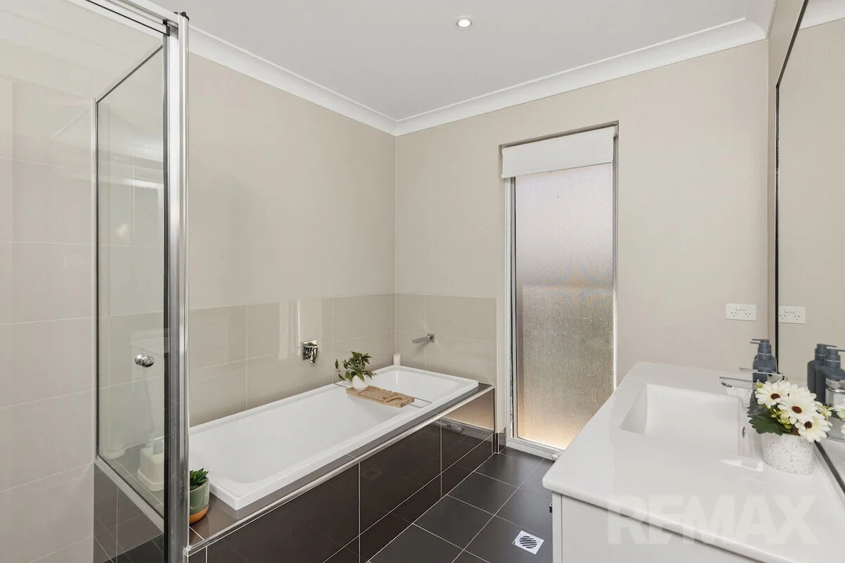 Additional image 9 of 158 Brooklyn Drive, Bourkelands NSW 2650