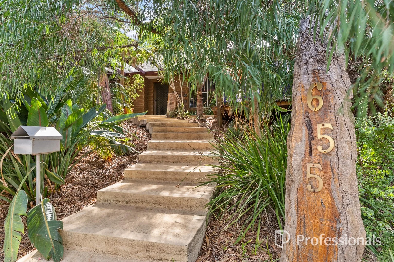 655 Katharine Street, Bellevue WA 6056