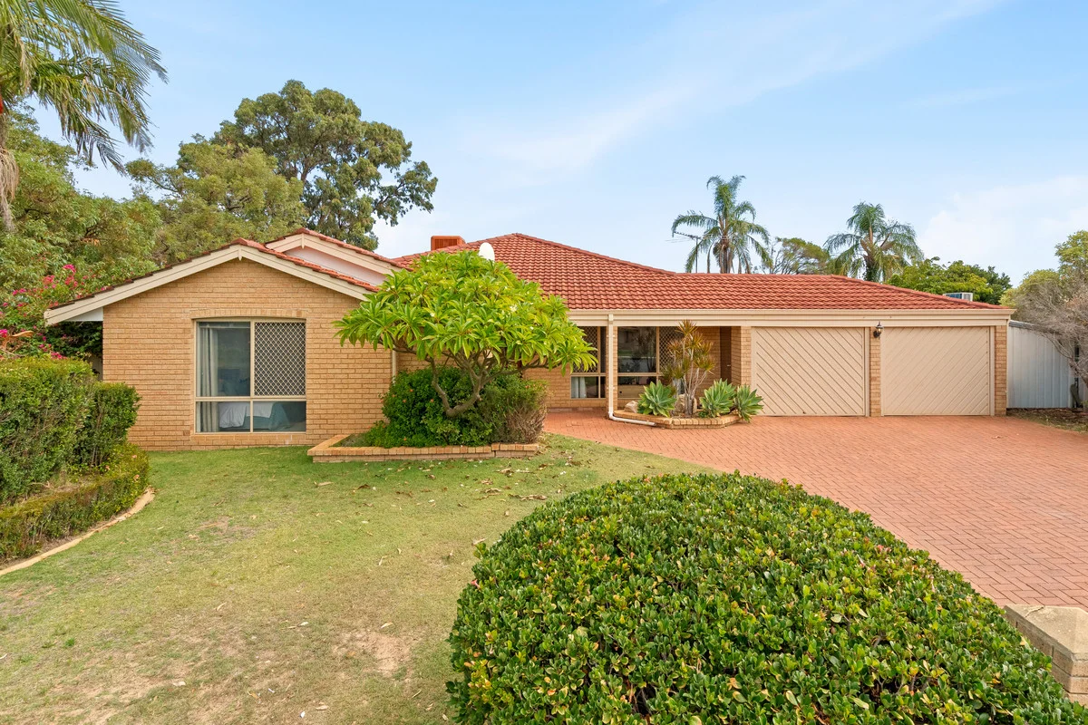 18 Antrim Court, Woodvale WA 6026