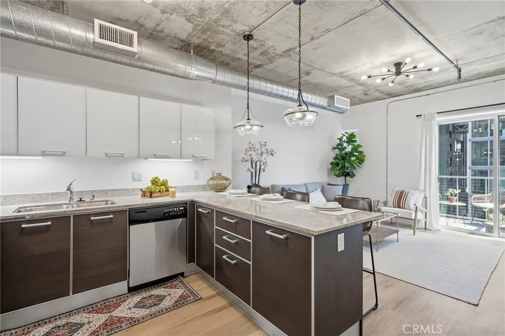 Additional image 8 of 645 W 9th St #424, Los Angeles, CA 90015