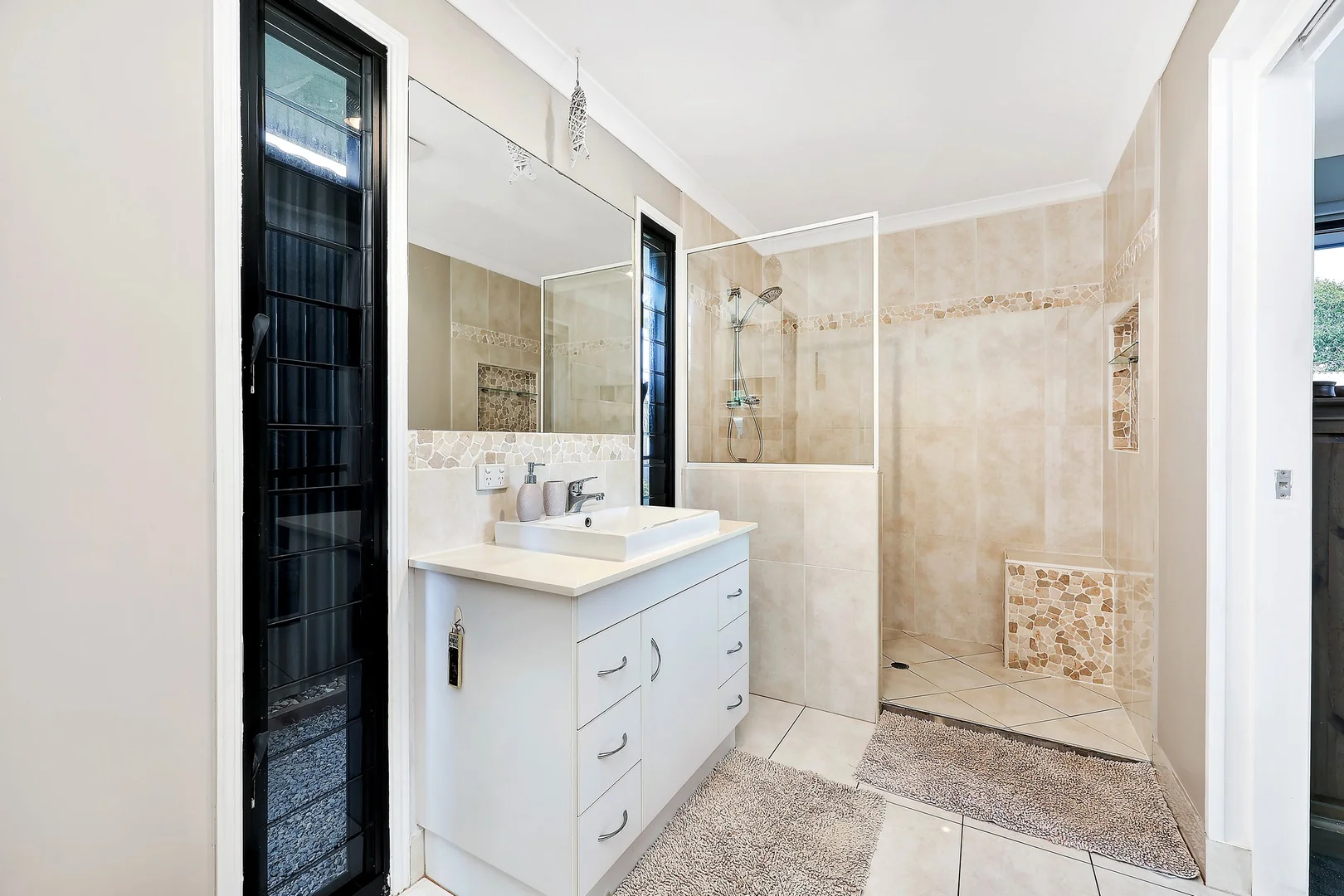 Additional image 17 of 2 Linden Crescent, Qunaba QLD 4670