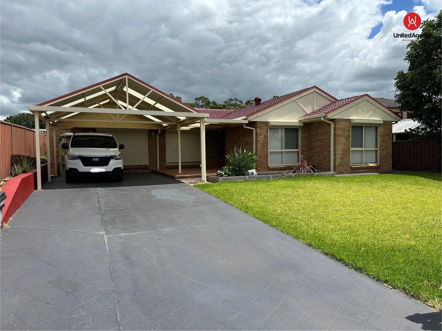 101 Cockatiel Circuit, Green Valley NSW 2168