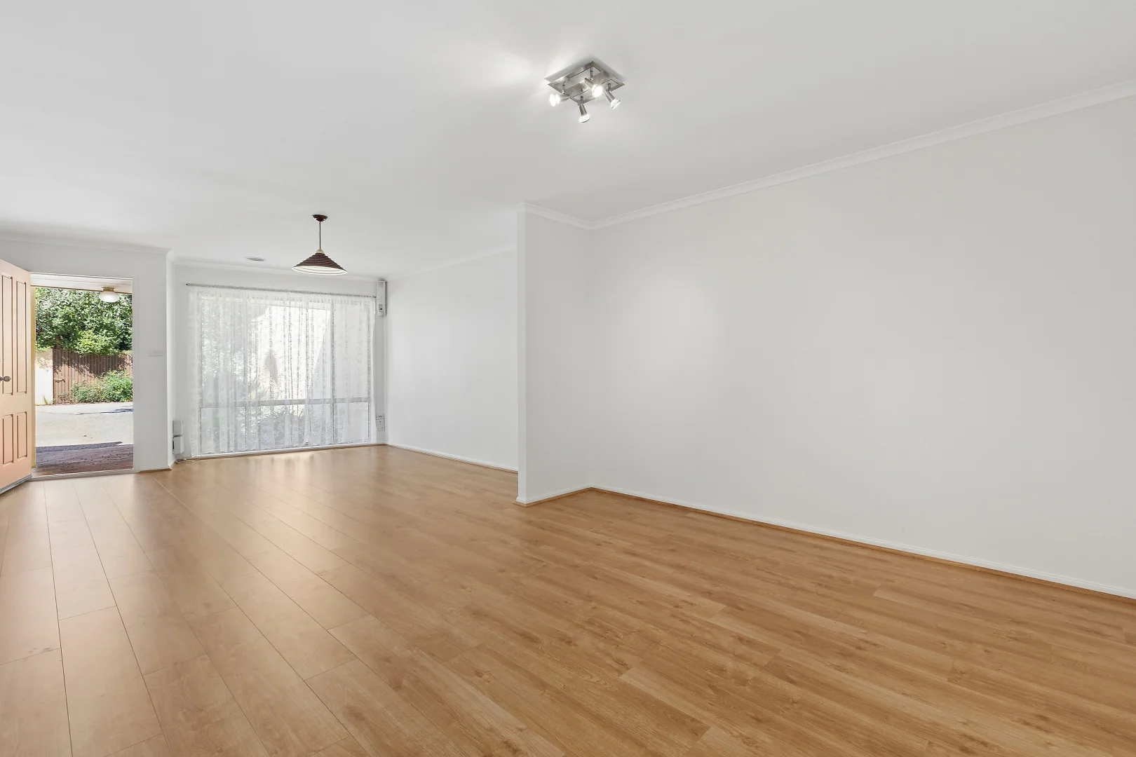 5/10 Federal Highway, Watson ACT 2602 photo 2