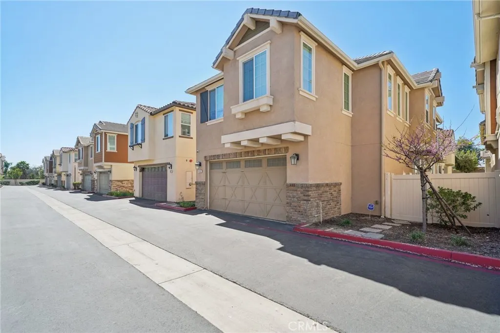 Additional image 12 of 618 S Brampton Lane, Rialto, CA 92376