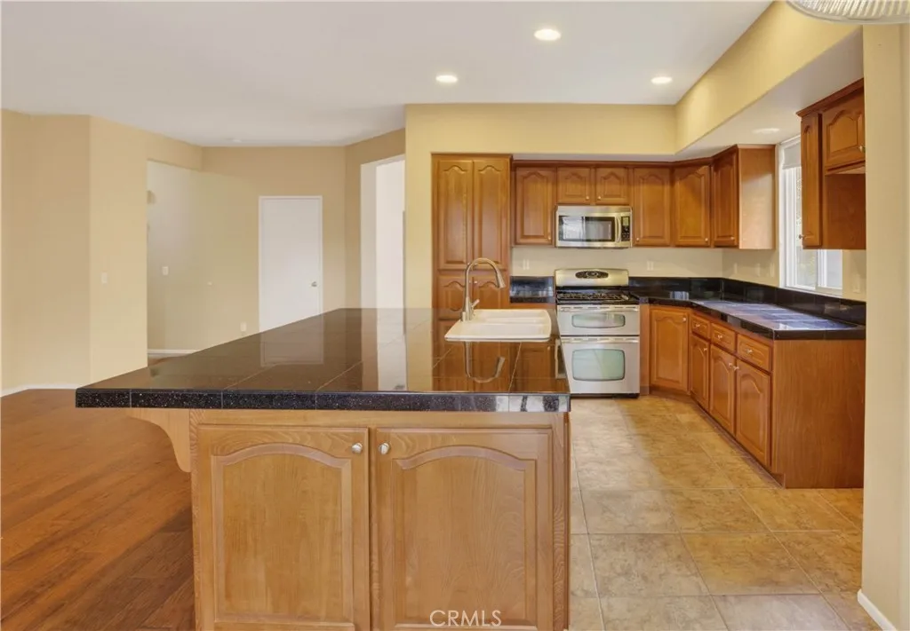 Additional image 9 of 1840 W Holguin St, Lancaster, CA 93534