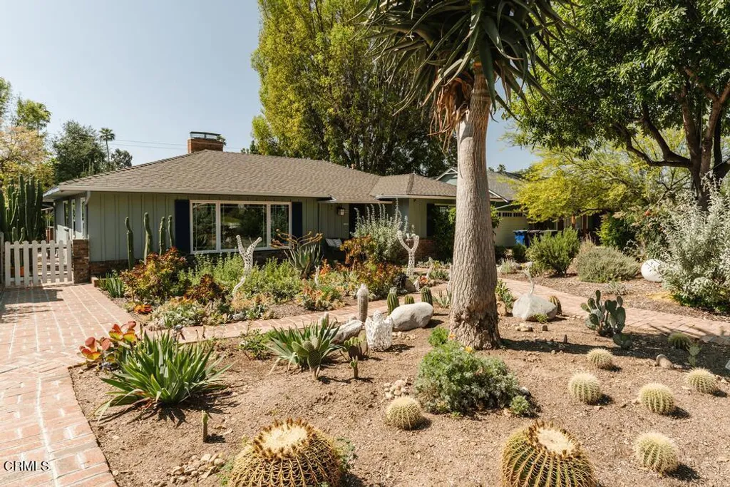 1300 Meadowbrook Road, Altadena, CA 91001 photo 3