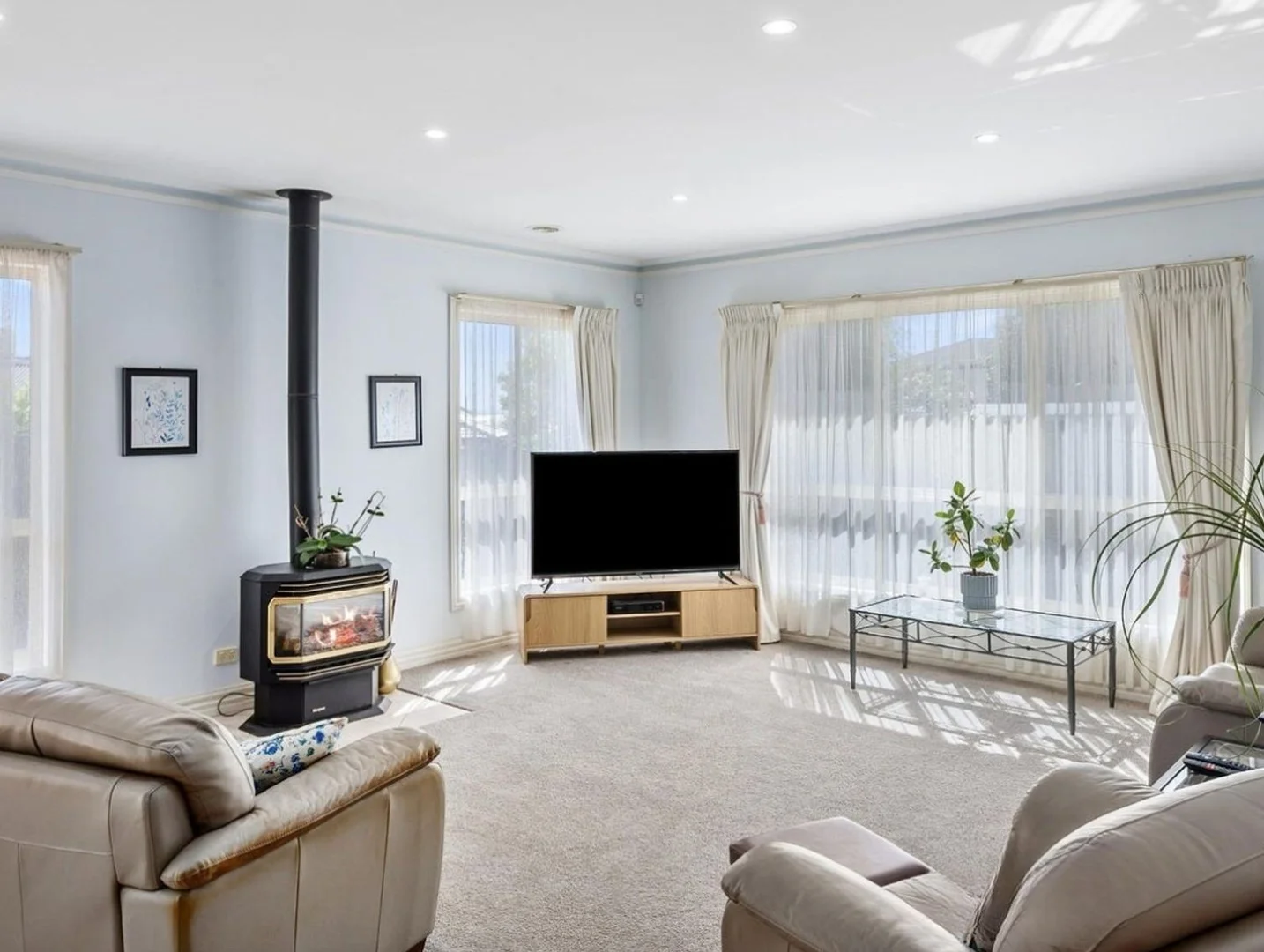 2 Stadan Place, Hillside VIC 3037 photo 4